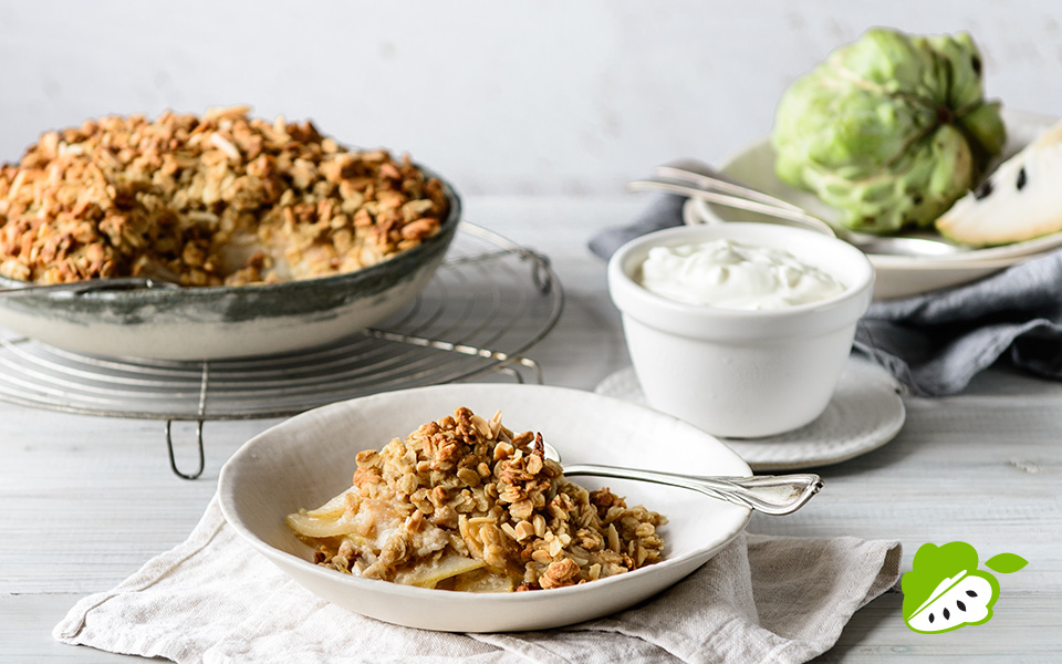 Custard apple and pear crumble 002